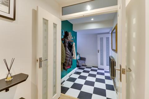 4 bedroom apartment to rent, South Parade, Southsea OPTIONAL FURNISHINGS