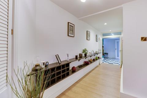 4 bedroom apartment to rent, South Parade, Southsea OPTIONAL FURNISHINGS