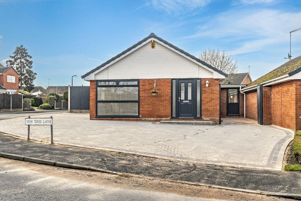 1 yhew Tree Lane Fernhill Heath