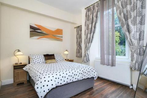 2 bedroom ground floor flat for sale, Piersfield Grove, Edinburgh EH8