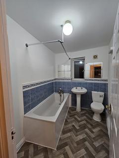 2 bedroom flat to rent, Anchor Close, Barking IG11