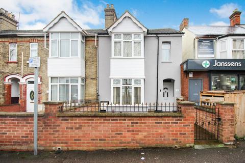 4 bedroom end of terrace house for sale, Ampthill Road, Bedford