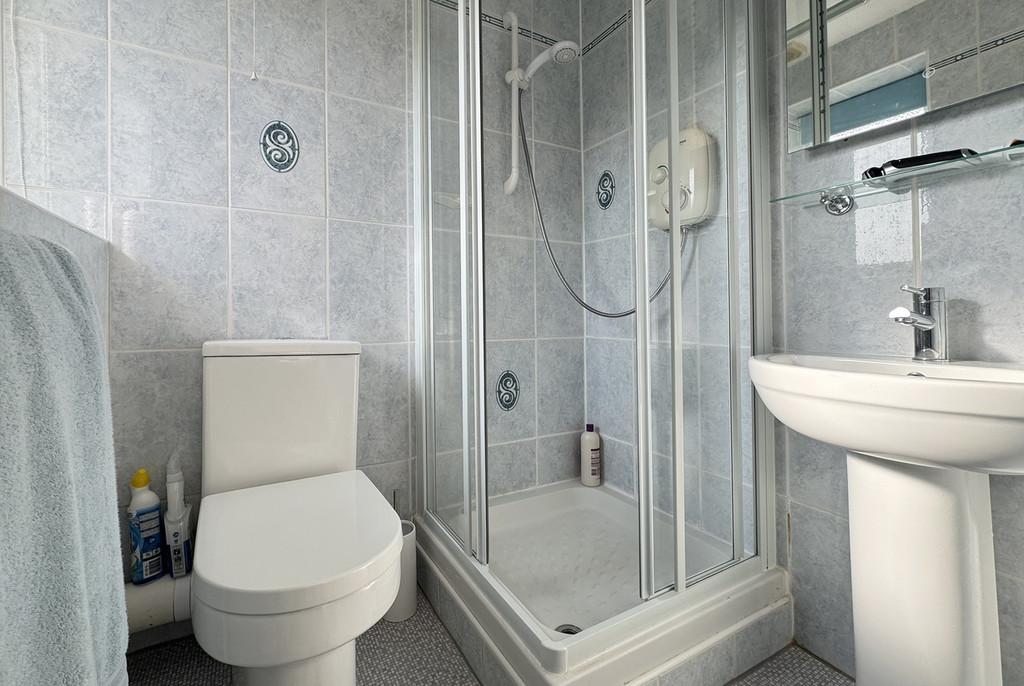 17 KD Shower Room