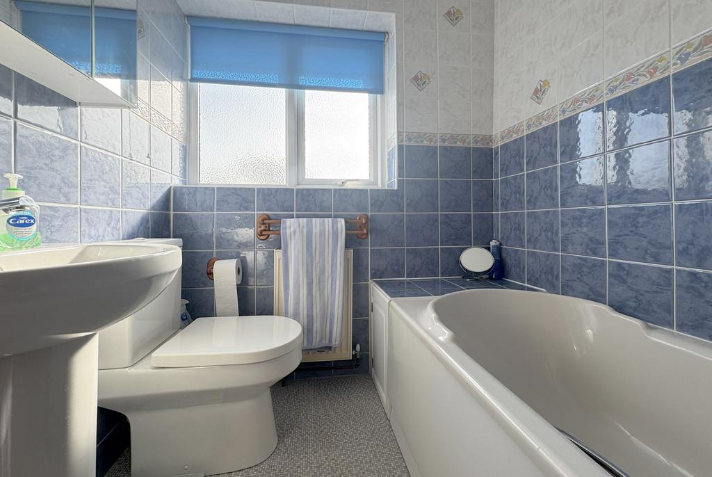 17 KD Bathroom