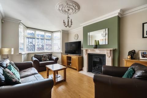 49 Culvers Avenue, Carshalton, SM5 2BN