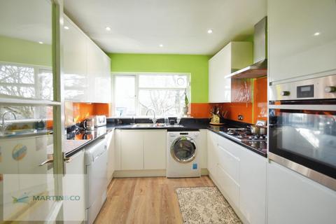 2 bedroom apartment for sale, Weybridge