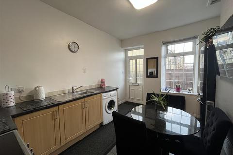 18 Temperance Field, Wyke, Bradford, BD12 9NR