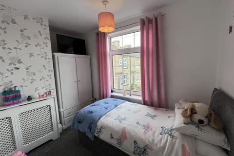 18 Temperance Field, Wyke, Bradford, BD12 9NR