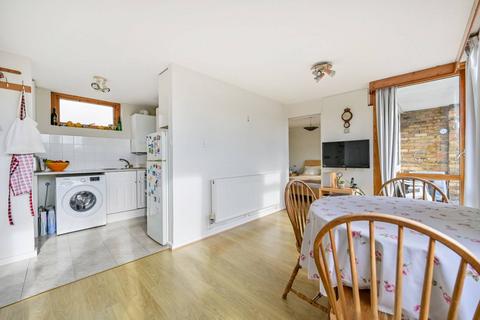 1 bedroom flat for sale, Acacia Grove, Kingston, New Malden, KT3