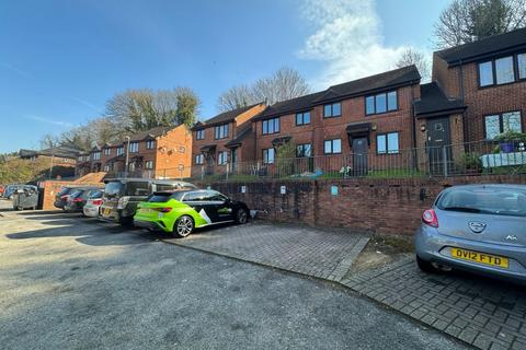 2 bedroom semi-detached house to rent, Micklefield Road, High Wycombe