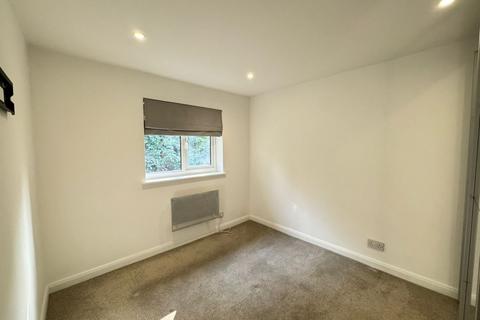 2 bedroom semi-detached house to rent, Micklefield Road, High Wycombe