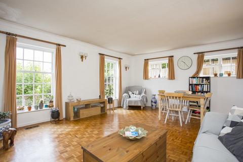 1 Broadcroft, Tunbridge Wells, TN2 5UG