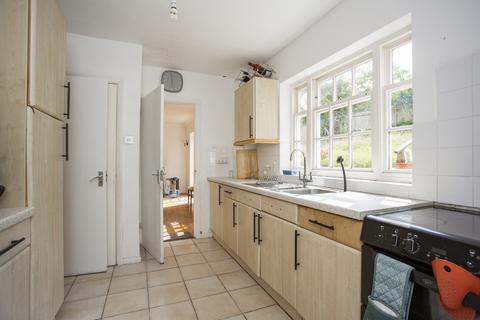 1 Broadcroft, Tunbridge Wells, TN2 5UG