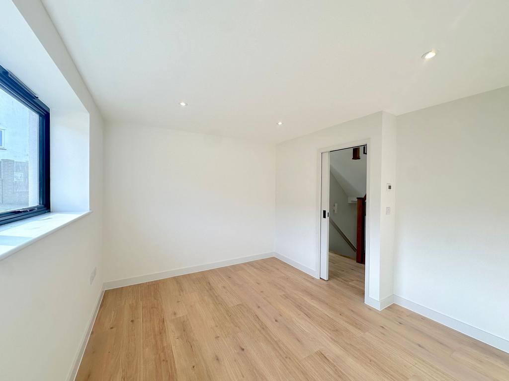 Separate Lounge/Reception
