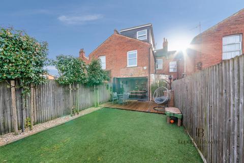 4 bedroom terraced house for sale, Ivy Road, NW2