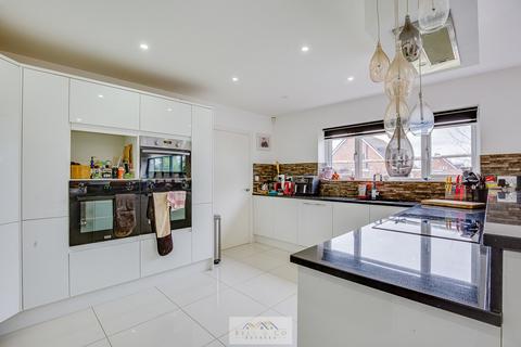 5 bedroom detached house for sale, Thorpe Road, Sheffield S26