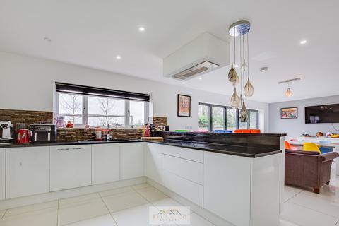 5 bedroom detached house for sale, Thorpe Road, Sheffield S26