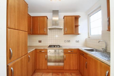 4 bedroom terraced house to rent, Hawthorns, Woodford Green