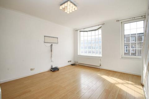 4 bedroom terraced house to rent, Hawthorns, Woodford Green