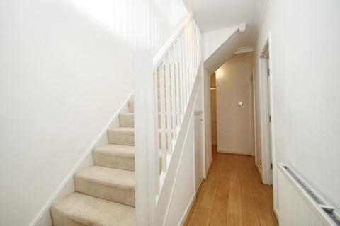 4 bedroom terraced house to rent, Hawthorns, Woodford Green