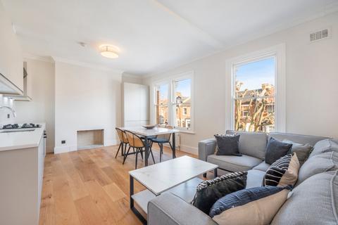 3 bedroom flat for sale, Portnall Road, London