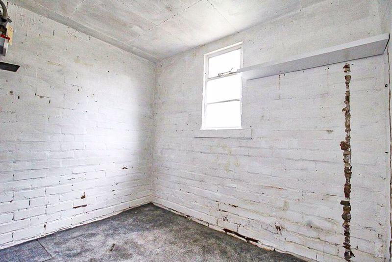 Side storage area
