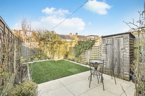 8 Woodside Crescent, Sidcup, DA15 7JJ