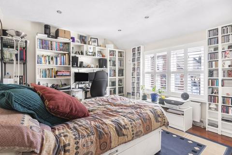 8 Woodside Crescent, Sidcup, DA15 7JJ