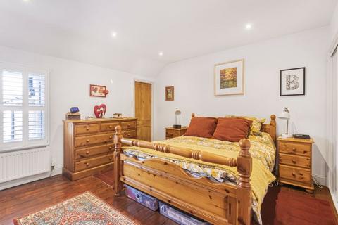 8 Woodside Crescent, Sidcup, DA15 7JJ