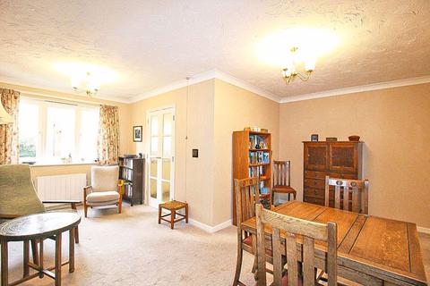1 bedroom flat for sale, Pendene Court, Penn Road, Wolverhampton, WV4 5UZ
