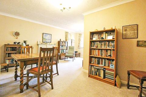 1 bedroom flat for sale, Pendene Court, Penn Road, Wolverhampton, WV4 5UZ