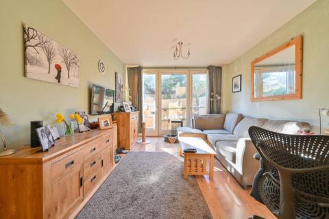 2 bedroom flat for sale, Crouch End Hill, Crouch End, N8