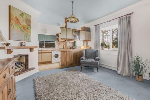 3 bedroom bungalow for sale, Kennel Lane, Fetcham