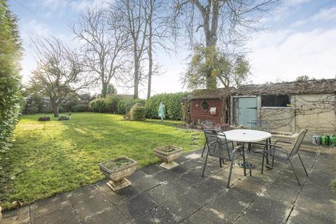 3 bedroom bungalow for sale, Kennel Lane, Fetcham