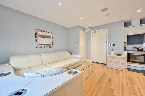 1 bedroom flat for sale, Lavender Park Road, West Byfleet, KT14