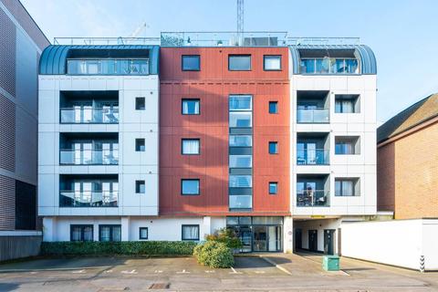 1 bedroom flat for sale, Lavender Park Road, West Byfleet, KT14