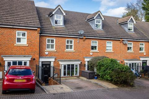 3 bedroom terraced house for sale, Newbery Close, Caterham, CR3