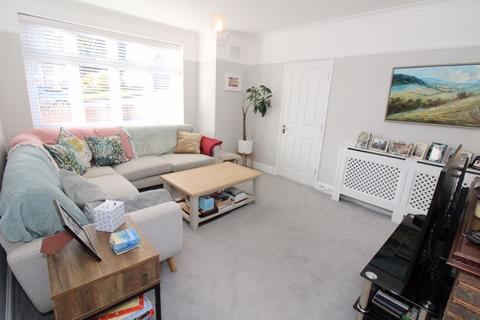 157 Chipstead Way, Woodmansterne, Banstead, SM7 3JL