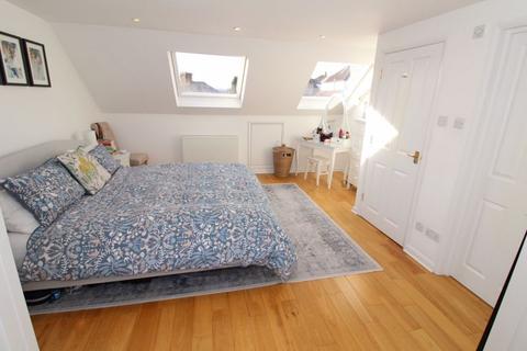157 Chipstead Way, Woodmansterne, Banstead, SM7 3JL