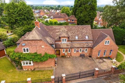 5 bedroom detached house for sale, Wykham Gardens, Banbury