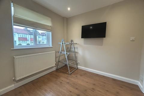 19a Grange Avenue, East Barnet, Barnet, EN4 8NJ