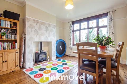 3 bedroom detached house for sale, Usk Road, Pontypool