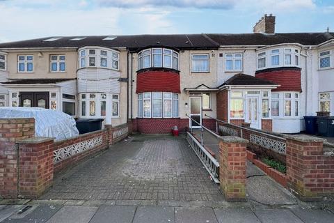 3 bedroom terraced house for sale, Somerset Road, Southall