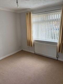 2 bedroom bungalow to rent, Linley Drive, Oldham OL4