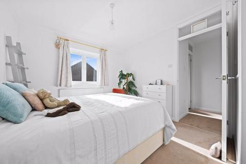 21 Cardinal Close, Worcester Park, KT4 7EH