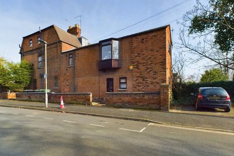 104 Henry Road, Gloucester, GL1 3DX