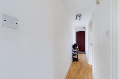104 Henry Road, Gloucester, GL1 3DX