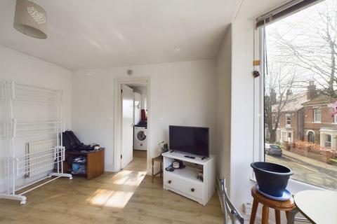 104 Henry Road, Gloucester, GL1 3DX