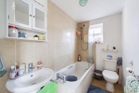 104 Henry Road, Gloucester, GL1 3DX