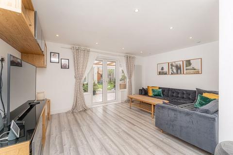 3 bedroom end of terrace house for sale, Southbury Avenue, Enfield